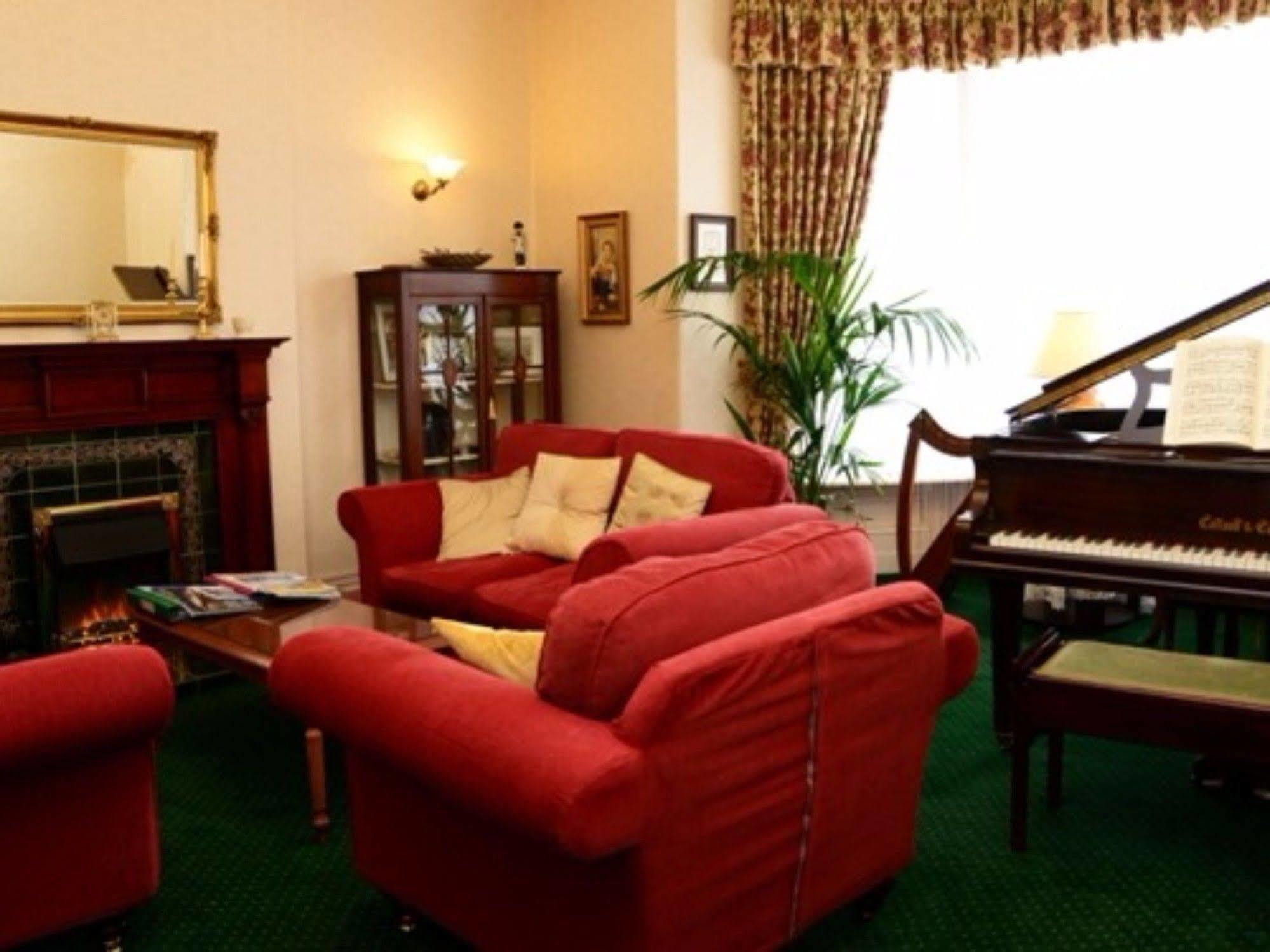 Готель Adcote House (Adults Only) Лландидно Екстер'єр фото